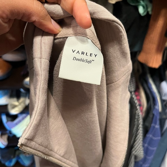 Varley Hawley Half Zip Sweatshirt in Taupe SZ Small Like New - Picture 6 of 7
